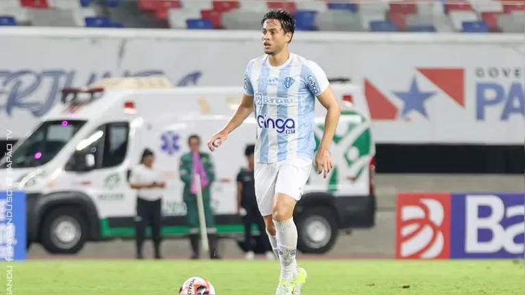 Vilela, por sua vez, tentou ingressar no Náutico-PE, do técnico Hélio dos Anjos, que o trouxe para o Paysandu, mas teria sido reprovado nos exames médicos