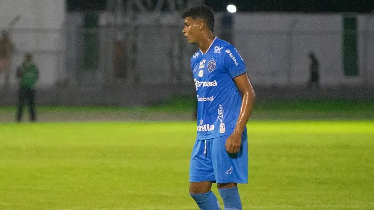 Jovem zagueiro Iarley busca honrar legado do ídolo do Paysandu em nova temporada