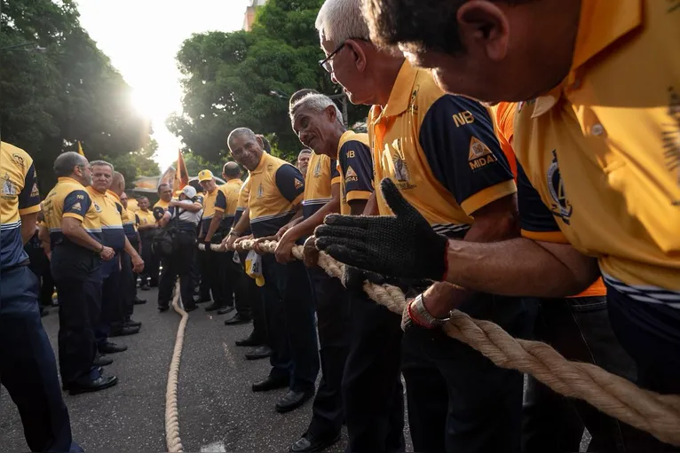 O conteúdo reúne depoimentos de diferentes gerações de guardas, pesquisa documental e um rico acervo visual.