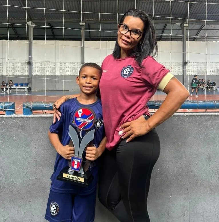 Gustagolll com a mãe Cathya