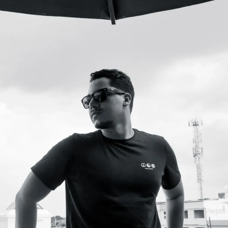 Alan Freitas é produtor multimídia e apaixonado por cinema.