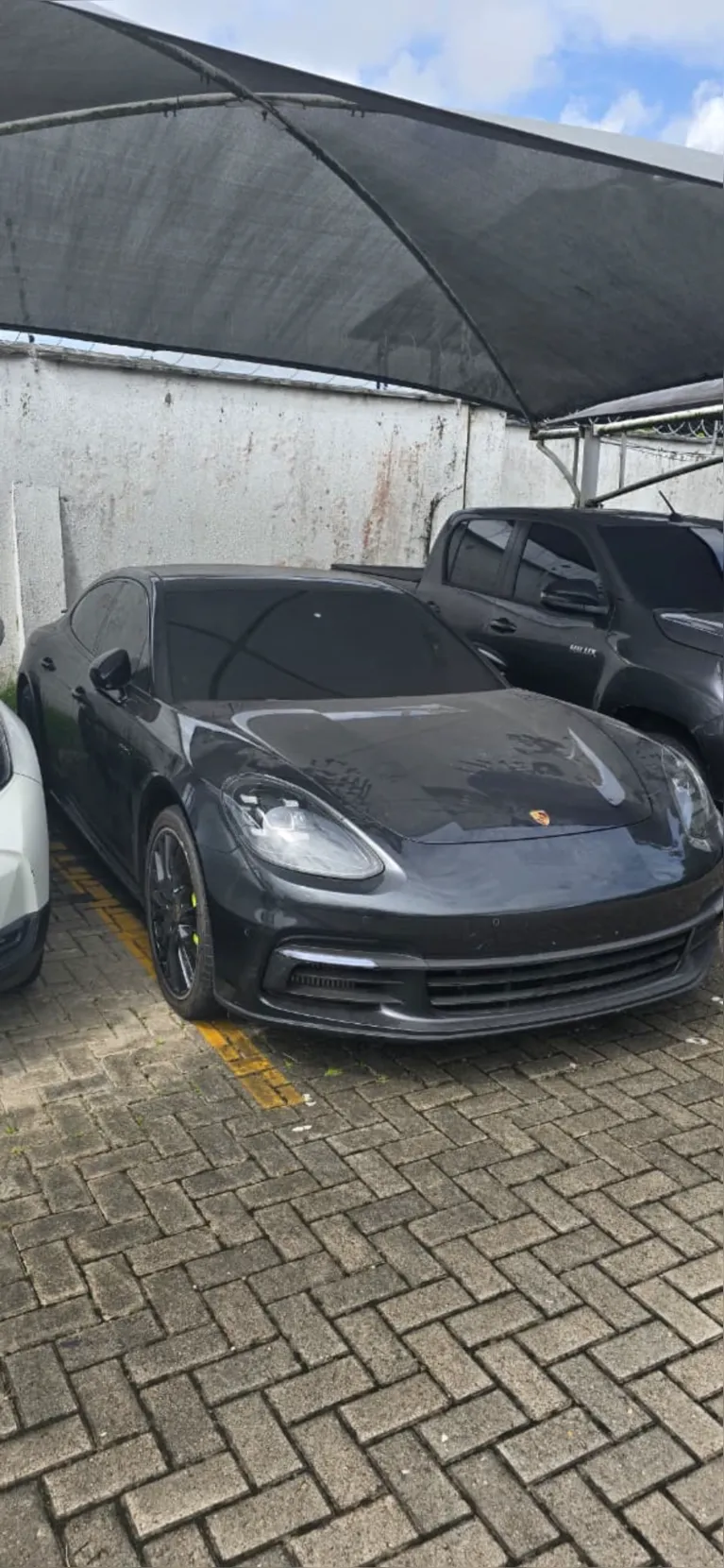 Porsche apreendida pela Polícia Federal durante a Operação SIN TAX, que apura o envolvimento de servidor público em esquema de desvio de eletrônicos no Pará.