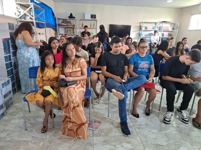 Mobilização contra bullying e ciberbullying em escolas estaduais