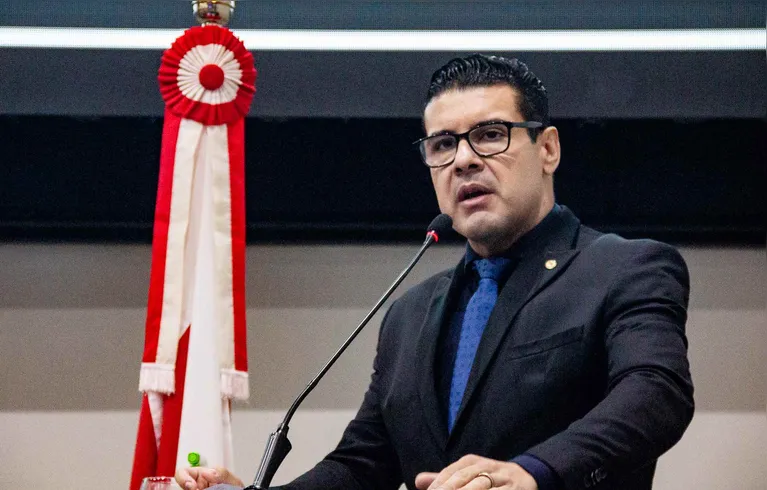 O projeto de lei de autoria do deputado Fábio Freitas  estabelece regras para a cobrança de couvert