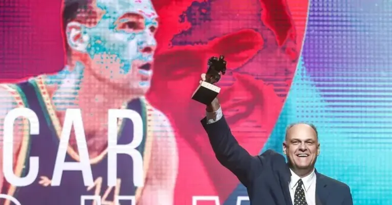 Oscar Schmidt teve parada cardíaca e chegou morto ao hospital; leia a nota