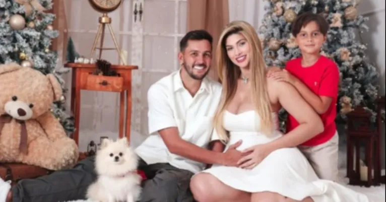 Pavani exibe com orgulho gravidez da esposa