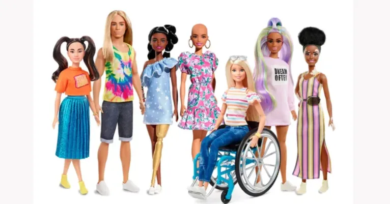 Barbie com deficiências físicas e etnias variadas