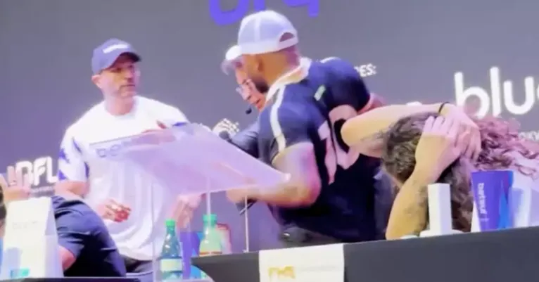 Coletiva de luta de Kleber Bambam e Davi Brito termina em briga