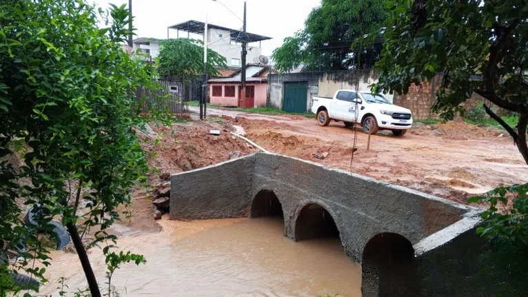 Embora frentes frias estejam avançando pelo litoral do Sul e Sudeste do Brasil, elas não possuem força para penetrar no interior do Pará.