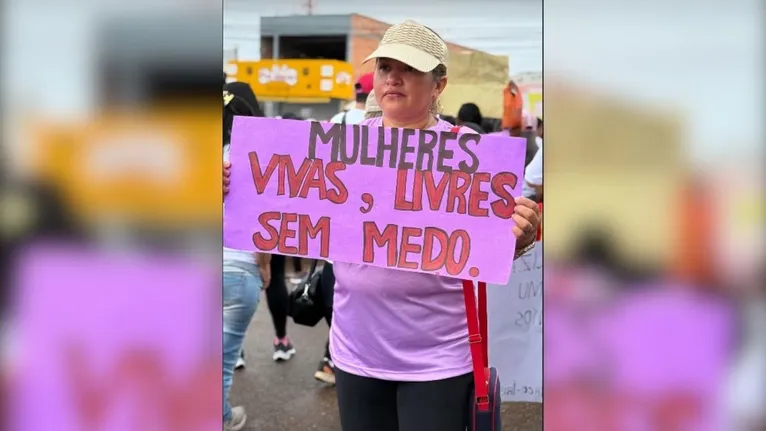 Apresentações culturais e discursos políticos encerraram a mobilização deste 8 de março.