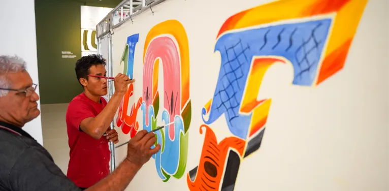 A Vila da Barca abriga cerca de 5 mil moradores e mais de 500 palafitas às margens da Baía do Guajará.