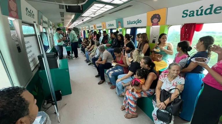 Interior dos vagões oferece conforto com ar-condicionado e sistemas de entretenimento; tecnologia Wi-Fi será a próxima novidade.