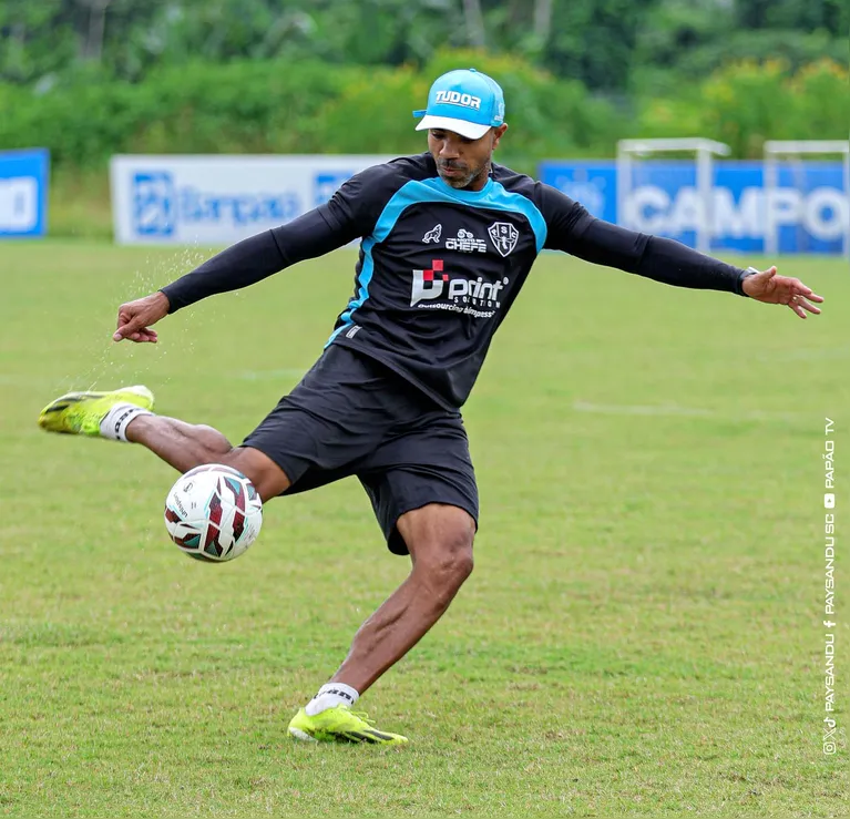 Hoje treinador de goleiros, ele trabalha com os arqueiros do Lobo