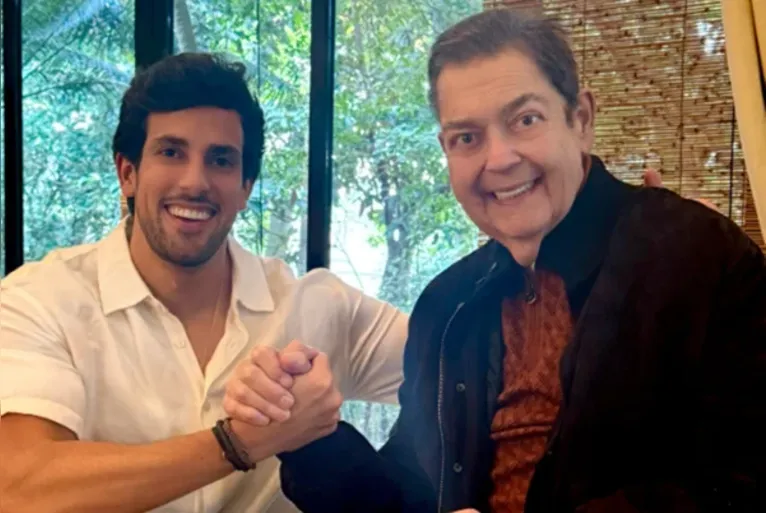 Julinho reforçou os aprendizados com o artista. "Hoje é dia de homenagear esse cara fantástico que a vida me deu de presente.