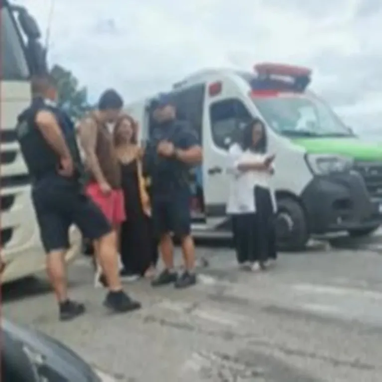 FOTOS: Pedro, do BBB 26, é levado amarrado para clínica psiquiátrica