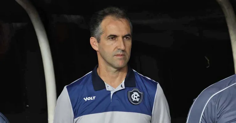 Léo Condé tem duas derrotas no comando técnico remista
