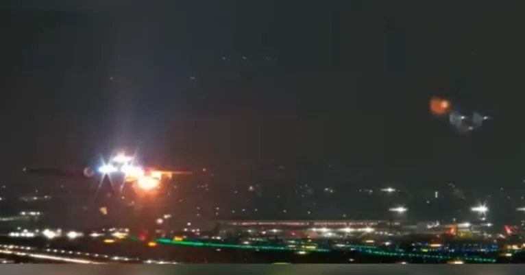 Vídeo feito por canal do YouTube mostra fogo na turbina e reação da torre de congtrole durante decolagem do voo DL104 em Guarulhos.