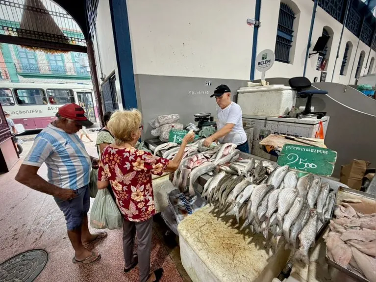 Com o preço do pescado em alta, Prefeitura de Belém busca garantir o abastecimento do peixe nos mercados municipais de Belém e evitar especulações de preço na Semana Santa.