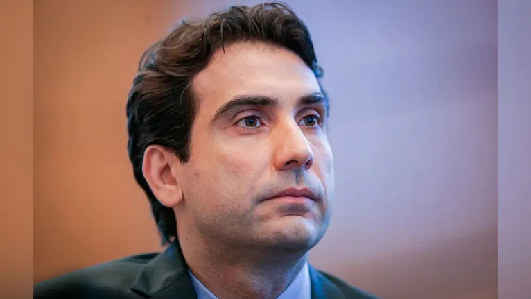 A antecipação do aviso a Galípolo é interpretada nos bastidores diplomáticos como uma "deferência" especial ao Brasil.