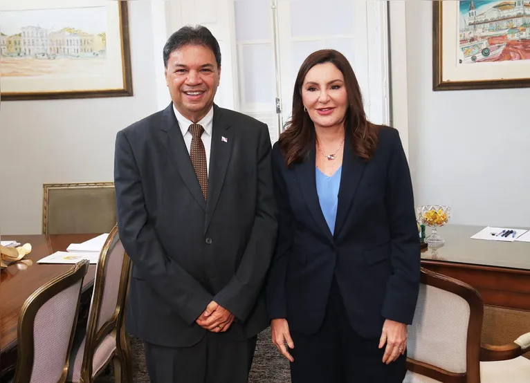 A governadora Hana Ghassan esteve na Alepa e foi recebida pelos deputados para um encontro que reforçou o alinhamento