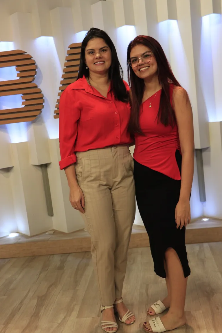 Parecidas fisicamente, Rilary e a mãe compartilham sonhos e conquistas