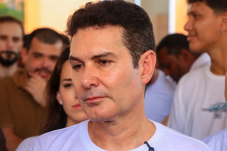 O ministro das Cidades, Jader Filho, durante a entrega de apartamentos do programa Minha Casa, Minha Vida no Residencial Viver Pratinha, em Belém.