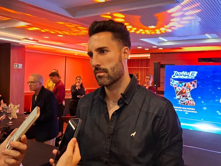 Itralo Carvalho, atacante do Papão, recebeu duas premiações (atacante do campeonato e artilheiro)