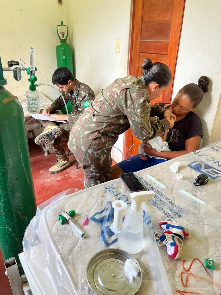 O bebê recebeu os primeiros atendimentos