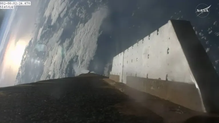 Nos primeiros dias da missão Artemis II, a tripulação realiza testes em órbita terrestre para verificar sistemas essenciais e garantir a segurança da viagem rumo à Lua.