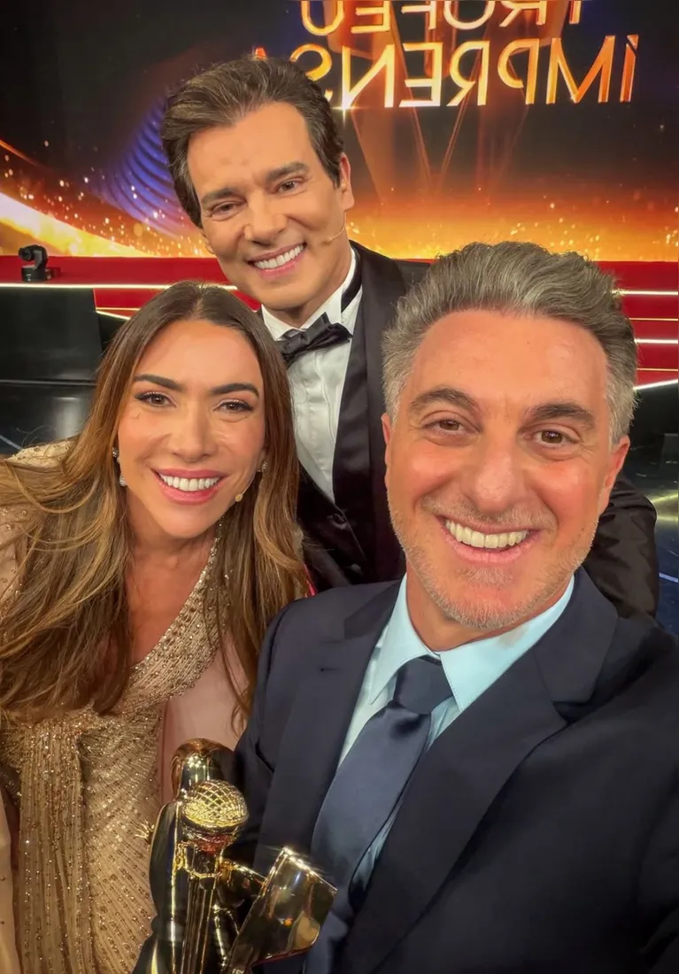 Elenco de peso da TV brasileira se reúne no SBT para gravação histórica do Troféu Imprensa, com presença de estrelas da Globo e celebração dos 75 anos da televisão no país.