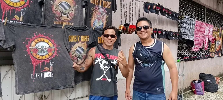 Autônomo Bruno Pereira, de 38 anos (a esquerda)