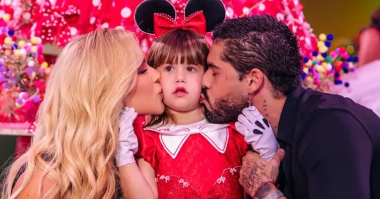 Zé Felipe e Virginia chegam juntos à festa de 5 anos da filha Maria Alice e levantam rumores de reconciliação.