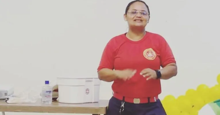 Bombeira civil e voluntária da Sociedade Brasileira de Salvamento Aquático (Sobrasa), Cristiane Barbosa Jesus