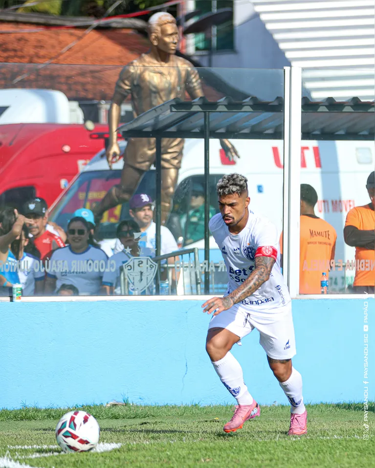 Marcinho perdeu pênalti, mas ajudou o time com assistências e criações