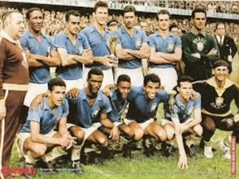 Camisa azul do Brasil foi utilizada na primeira taça do mundo conquistada pela seleção.