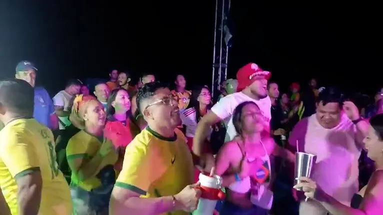 Vídeo: torcedores unem paixão pelo Festival de Parintins e Seleção Brasileira