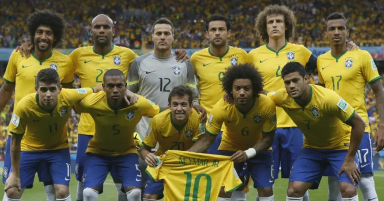 Camisa da Seleção Brasileira na Copa do Mundo de 2014 ficou em terceiro lugar na enquete do DOL.