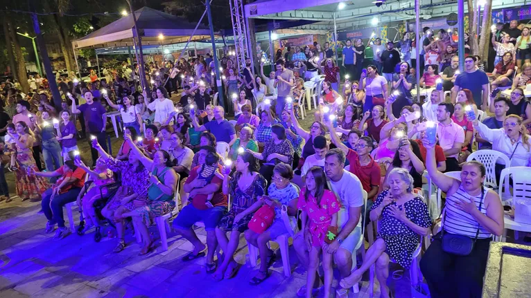 O arraial da festividade será montado na praça Barão do Rio Branco, com uma programação cultural que inclui apresentações de corais e artistas locais.
