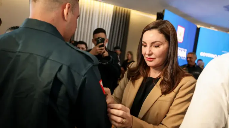 A governadora Hana Ghassan destacou a coragem e o compromisso dos policiais militares durante o período crítico das fortes chuvas que atingiram Belém.