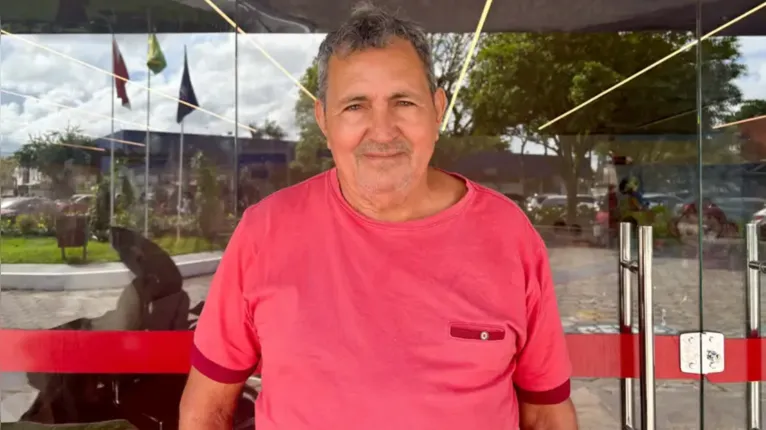 Após cirurgias cardíacas, o aposentado Arsan Ferreira Leite, de 70 anos, aprendeu a equilibrar a paixão pelo futebol com os cuidados com a saúde.
