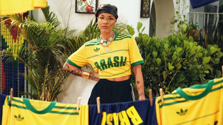 A Adidas aposta em peças que unem tradição esportiva e design contemporâneo.