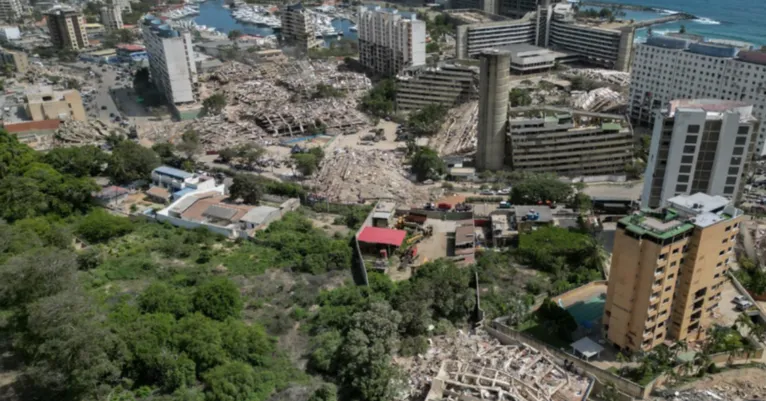 La Guaira virou o retrato da destruição após os fortes terremotos que atingiram a Venezuela. Prédios reduzidos a escombros, buscas ininterruptas por sobreviventes e milhares de famílias à espera de notícias.