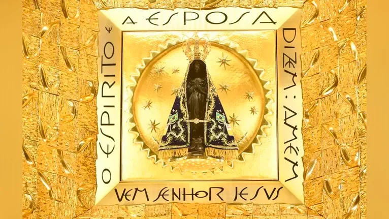 Imagem original de Nossa Senhora Aparecida recebe novo manto