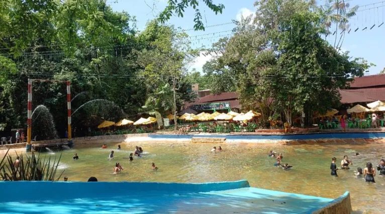 Piscinas de água natural, igarapés, trilhas e atrações de aventura fazem do Parque dos Igarapés uma das principais opções de lazer ecológico da Grande Belém.