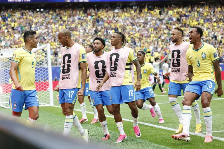 Casemiro marca contra o Japão e é eleito melhor em campo pela Fifa