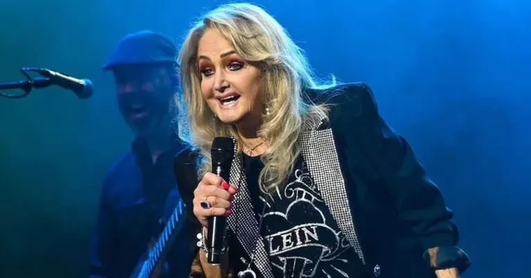 Nascida no País de Gales com o nome de Gaynor Hopkins, Bonnie Tyler construiu uma carreira sólida e reconhecida internacionalmente.