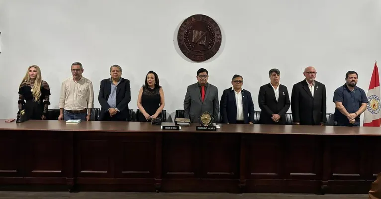 Representantes da Academia Paraense de Letras e da Imprensa Oficial do Estado do Pará durante as comemorações do “Dia de Alfredo”.