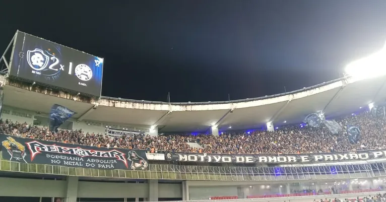 O placar eletrônico mostra o placar que garantiu a classificação azulina
