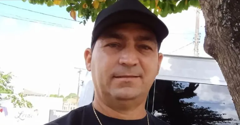 O condutor da van, Américo Filho, foi um dos que morreram na colisão.