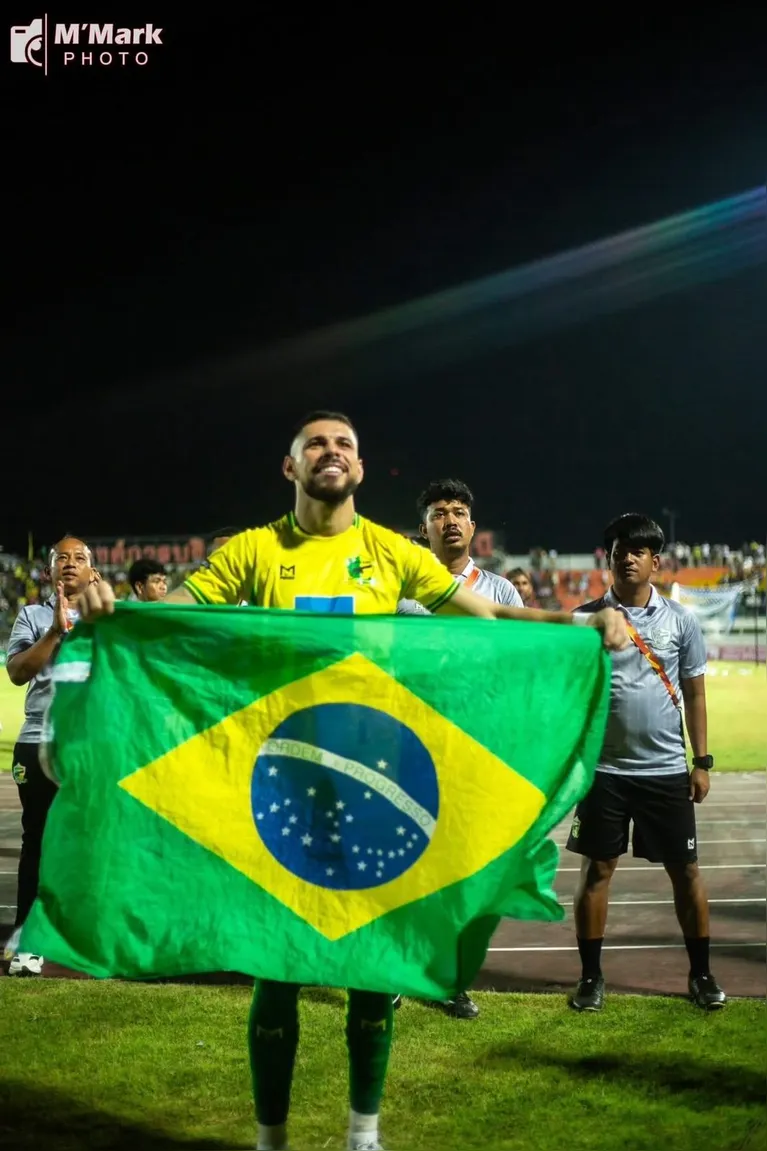 Cria do Paysandu celebra acesso internacional e sonha voltar ao futebol paraense